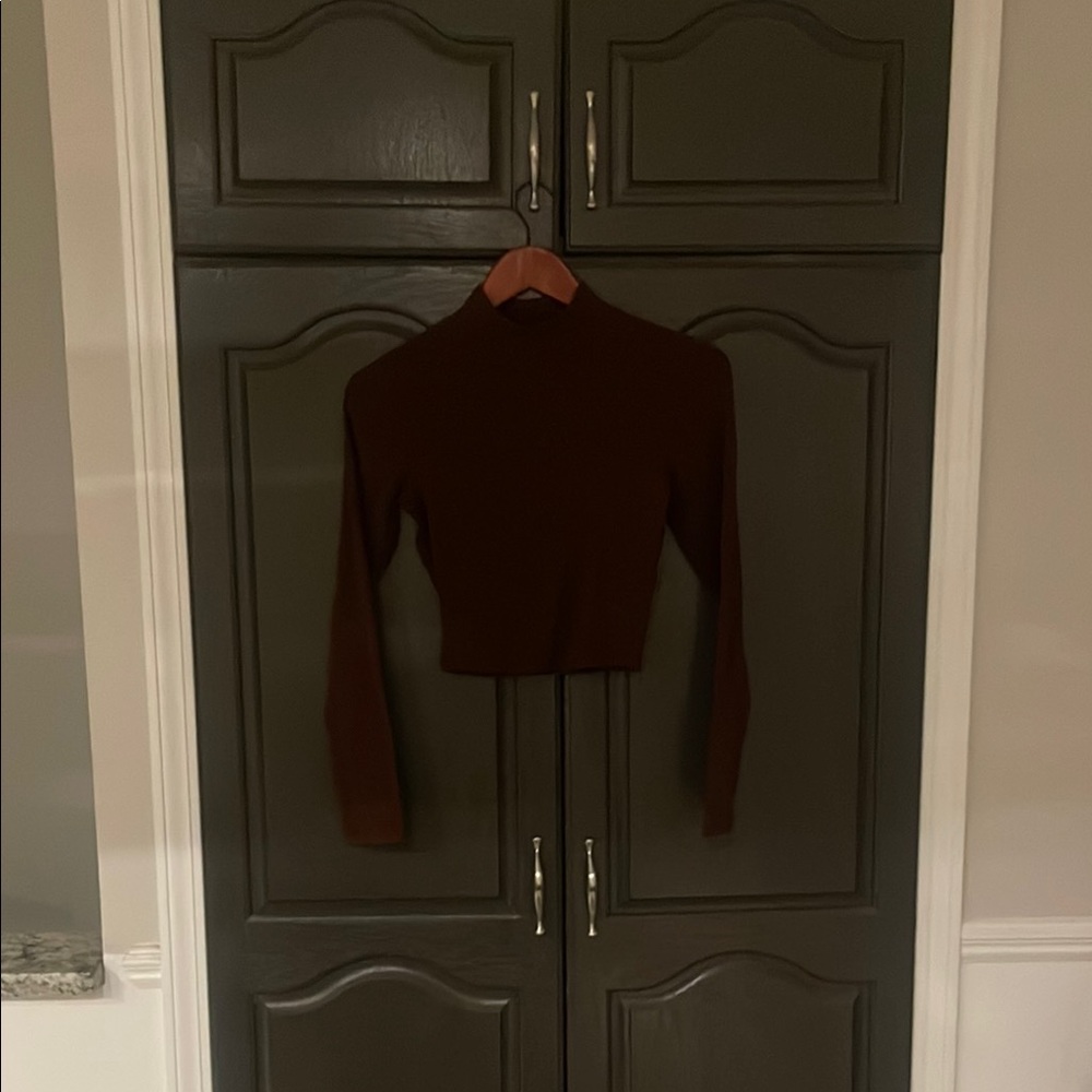 Bozzolo Chocolate Long Sleeve Crop Top